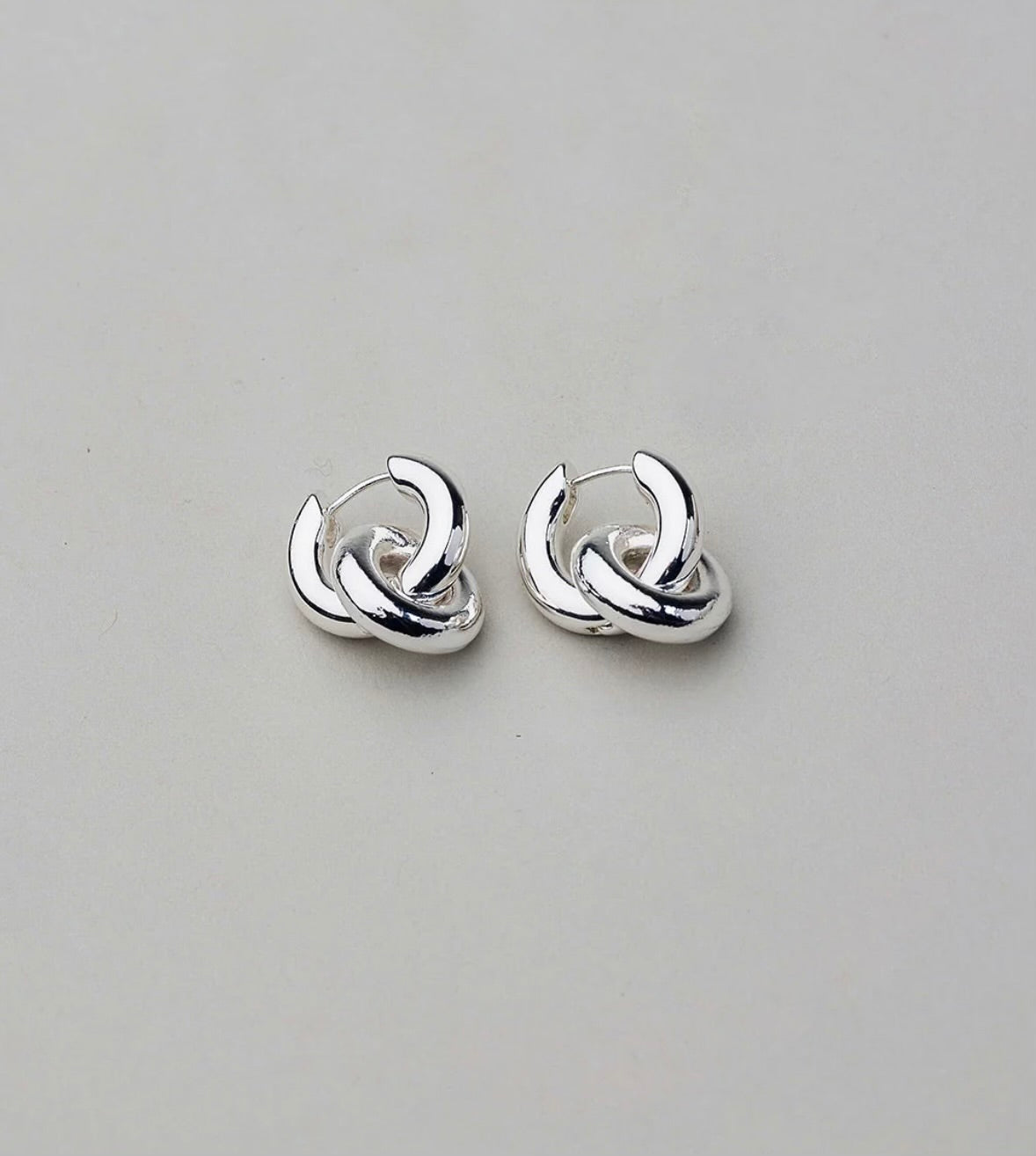 BOW19 DETAILS - KNOT EARRINGS - SILVER