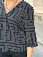 Ladda upp bild till gallerivisning, JDY - LION LIFE CAPOTE SHIRT - BLACK/WHITE
