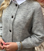 Ladda upp bild till gallerivisning, SELECTED FEMME - LULU SHORT CARDIGAN - LIGHT GREY MELANGE
