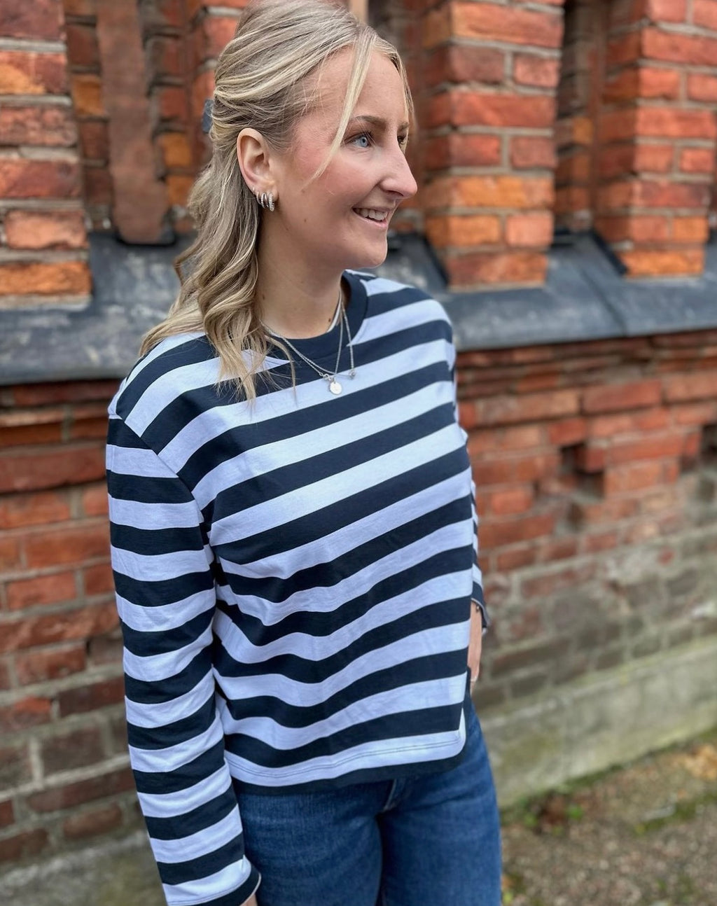 SELECTED FEMME - ESSENTIAL LS STRIPED BOXY TEE - DARK SAPPHIRE/BRIGHT WHITE