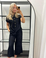 Ladda upp bild till gallerivisning, PIECES - PIA SS TIE SHIRT - BLACK
