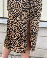 Ladda upp bild till gallerivisning, VEROMODA - VERI SKIRT - SKLVER MINK/ LEOPARD
