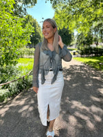 Ladda upp bild till gallerivisning, VEROMODA - SMILLA LS SHORT FRILL TOP - BALSAM GREEN
