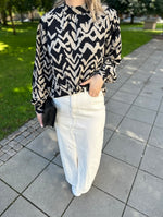 Ladda upp bild till gallerivisning, JDY - PIPER L/S HIGH NECK TOP -  CROCKERY ZIGZAG
