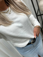 Ladda upp bild till gallerivisning, VEROMODA- DOFFY LS O-NECK BLOUSE - SNOW WHITE/MELANGE
