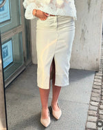 Ladda upp bild till gallerivisning, VERO MODA - VERI CALF DENIM SKIRT - BIRCH
