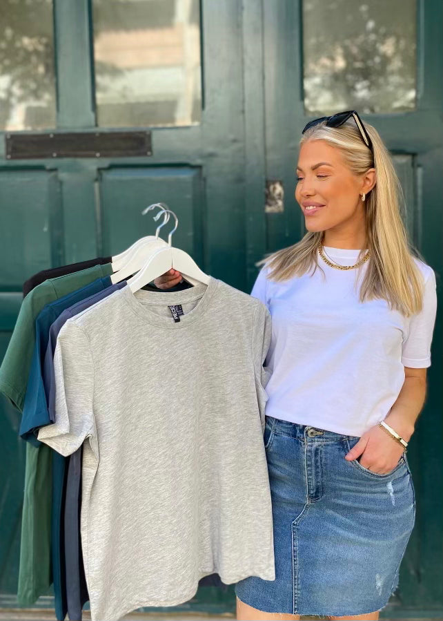 PIECES - RIA FOLD UP SOLID TEE - LIGHT GREY MELANGE