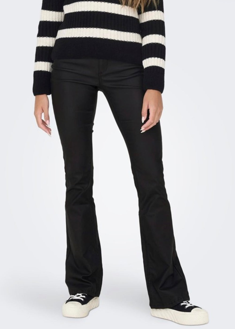 ONLY - BLUSH LIFE MID FLARED COATED PANT - BLACK