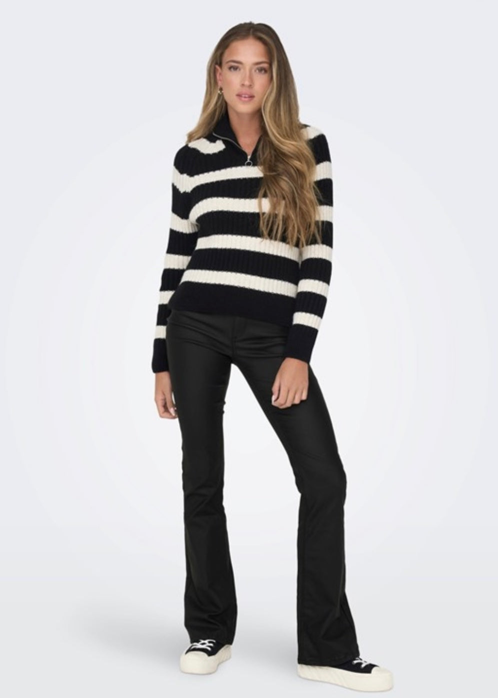 ONLY - BLUSH LIFE MID FLARED COATED PANT - BLACK