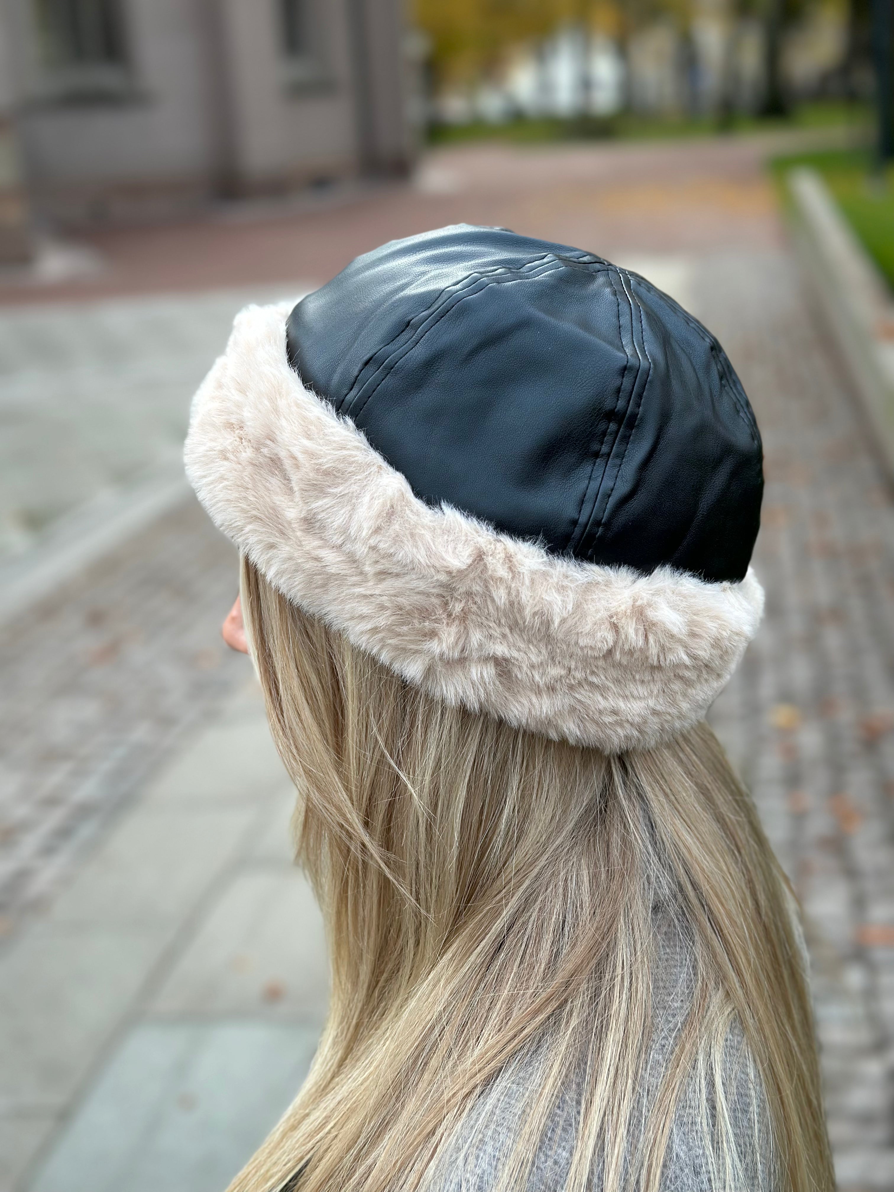 PIECES - RANDIN HAT - BLACK/BEIGE