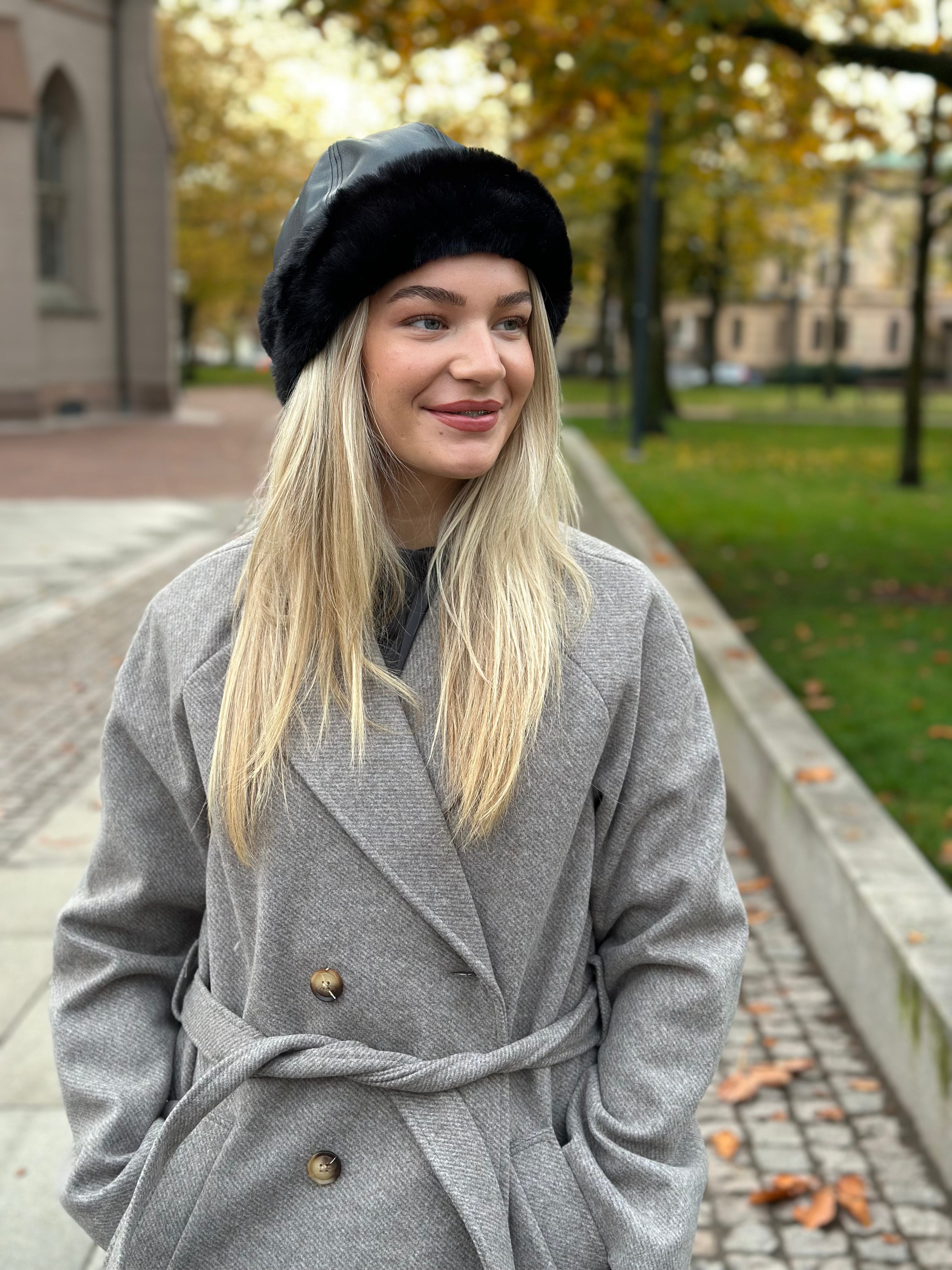 PIECES - RANDIN HAT - BLACK