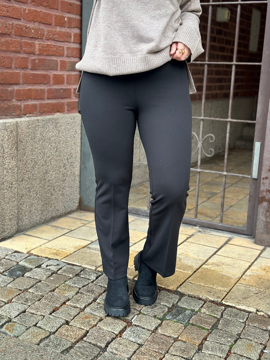 SOAKED - BEA KAYLEE KICKFLARE PANTS 30406750 - BLACK