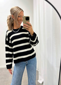 JDY - JUSTY LS STRIPE PULLOVER KNT - BLACK/EGGNOGG