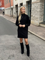 Ladda upp bild till gallerivisning, VEROMODA - NANCY LS FUNNELNECK DRESS - BLACK
