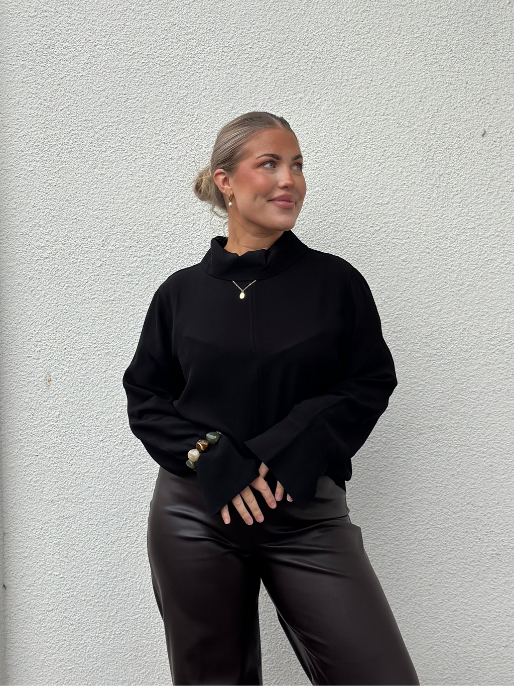 SELECTED FEMME - SOLER REGULAR LS HIGH NECK TOP - BLACK