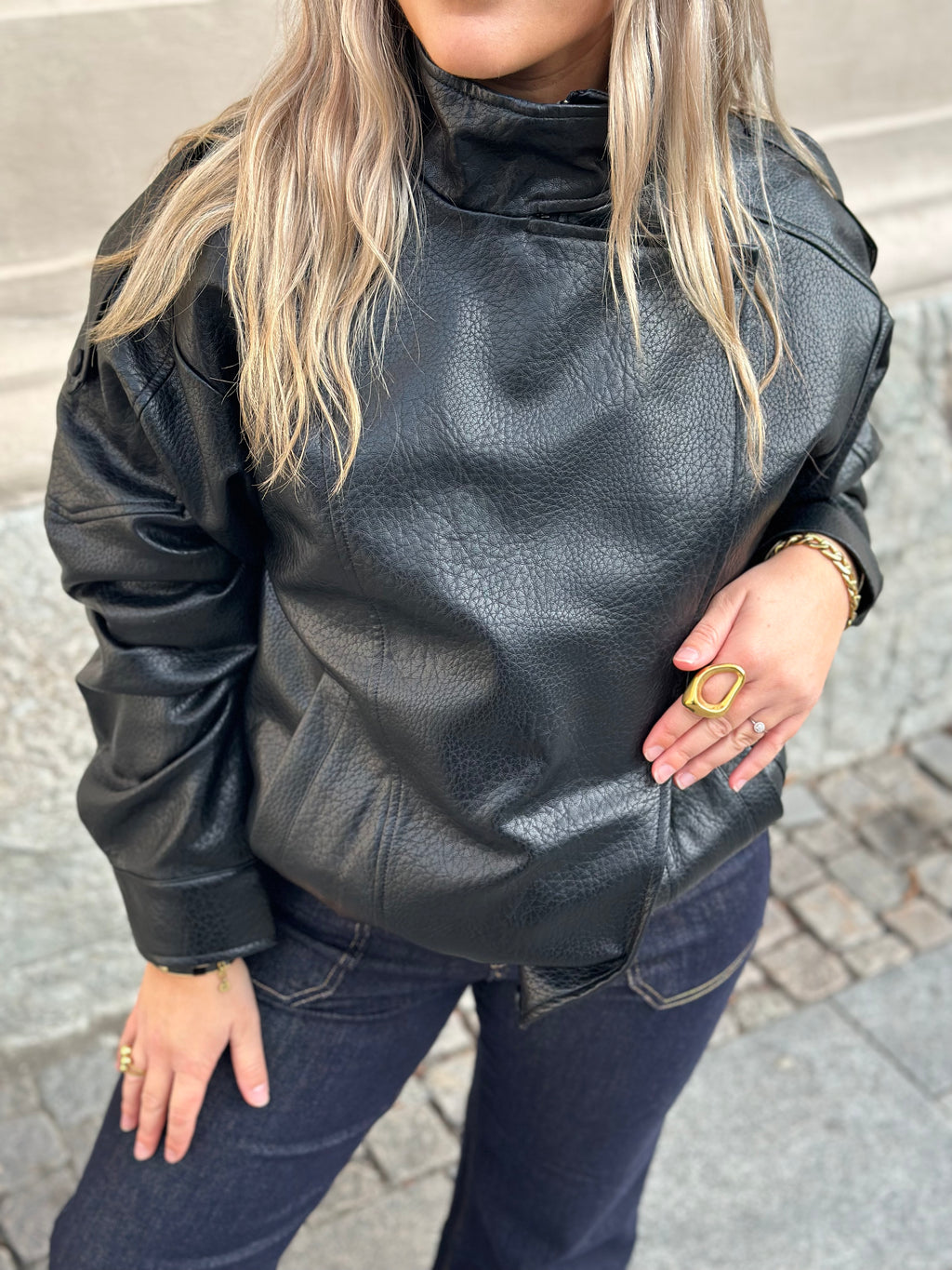 JDY - RAYE PU OVERSIZED BOMBER JACKET - BLACK