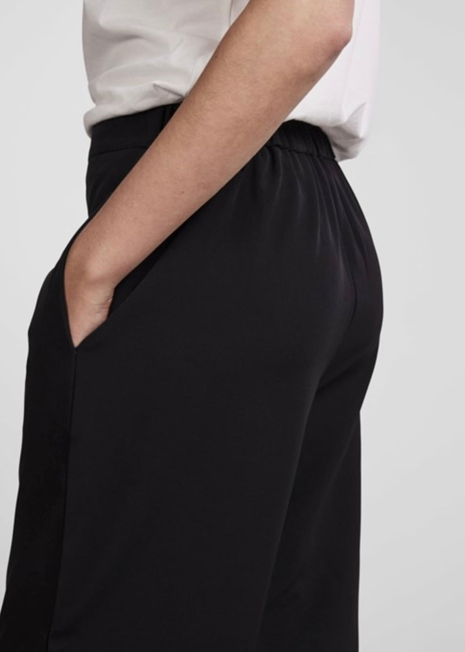 PIECES - BOZZY WIDE PLAIN PANT - BLACK