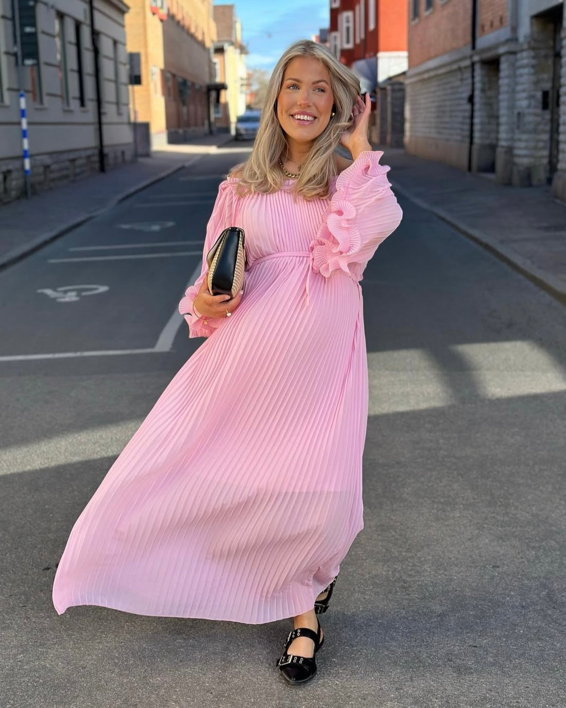 JÖRLEVIK - PLISSERAD KLÄNNING - ROSA