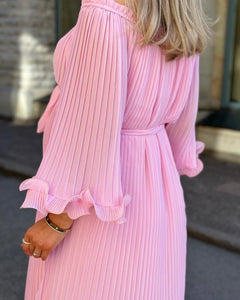 JÖRLEVIK - PLISSERAD KLÄNNING - ROSA