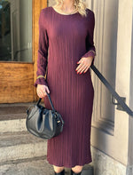 Ladda upp bild till gallerivisning, ONLY - PERY LS LONG DRESS BOAT NECK - WINETASTING

