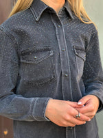 Ladda upp bild till gallerivisning, JDY - STINE STONE LS SHIRT - BLACK DENIM
