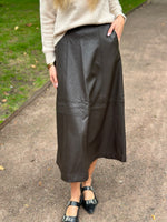 Ladda upp bild till gallerivisning, VEROMODA - OLIVE HW COATED ANKLE SKIRT - CHOCOLATE TORTE
