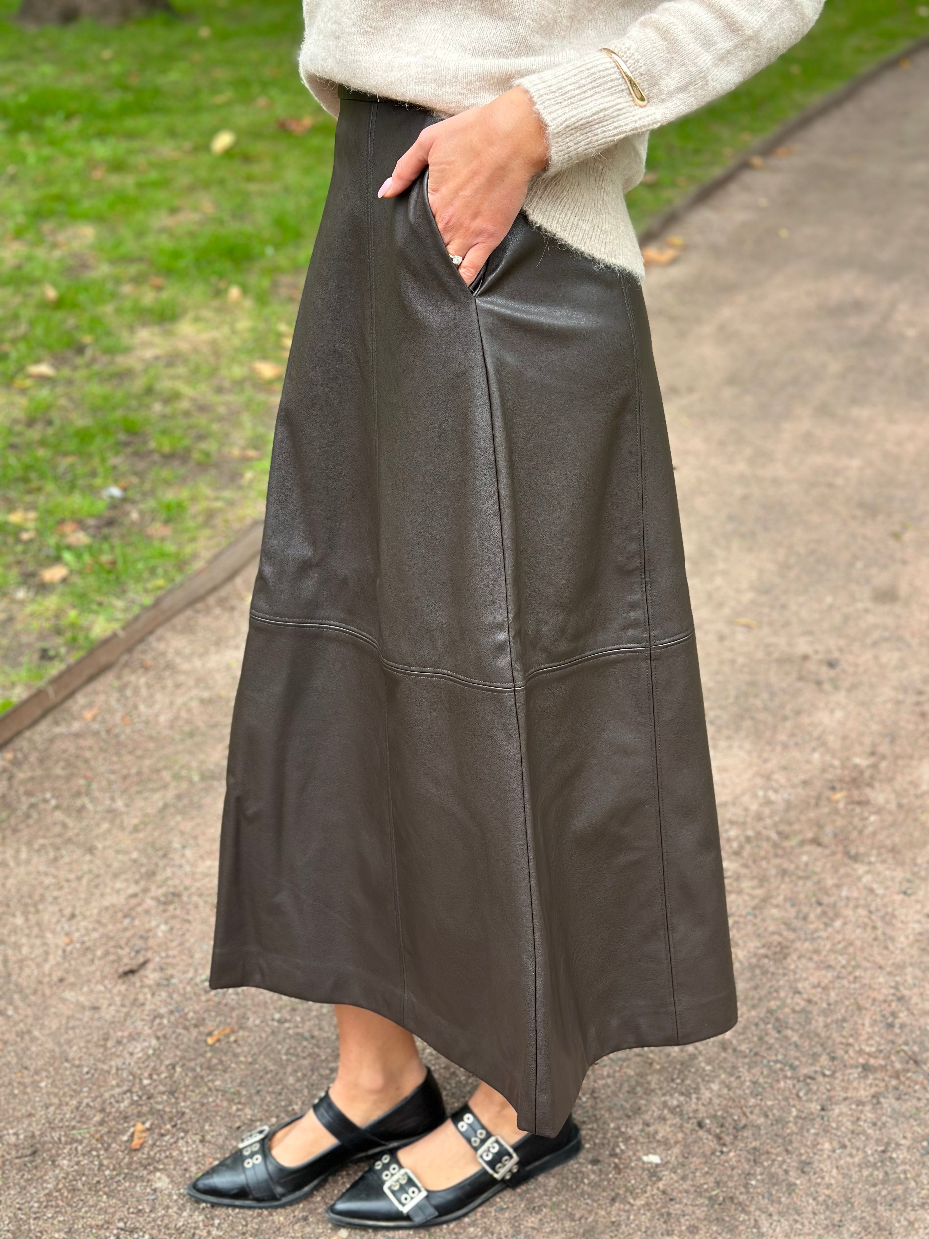 VEROMODA - OLIVE HW COATED ANKLE SKIRT - CHOCOLATE TORTE
