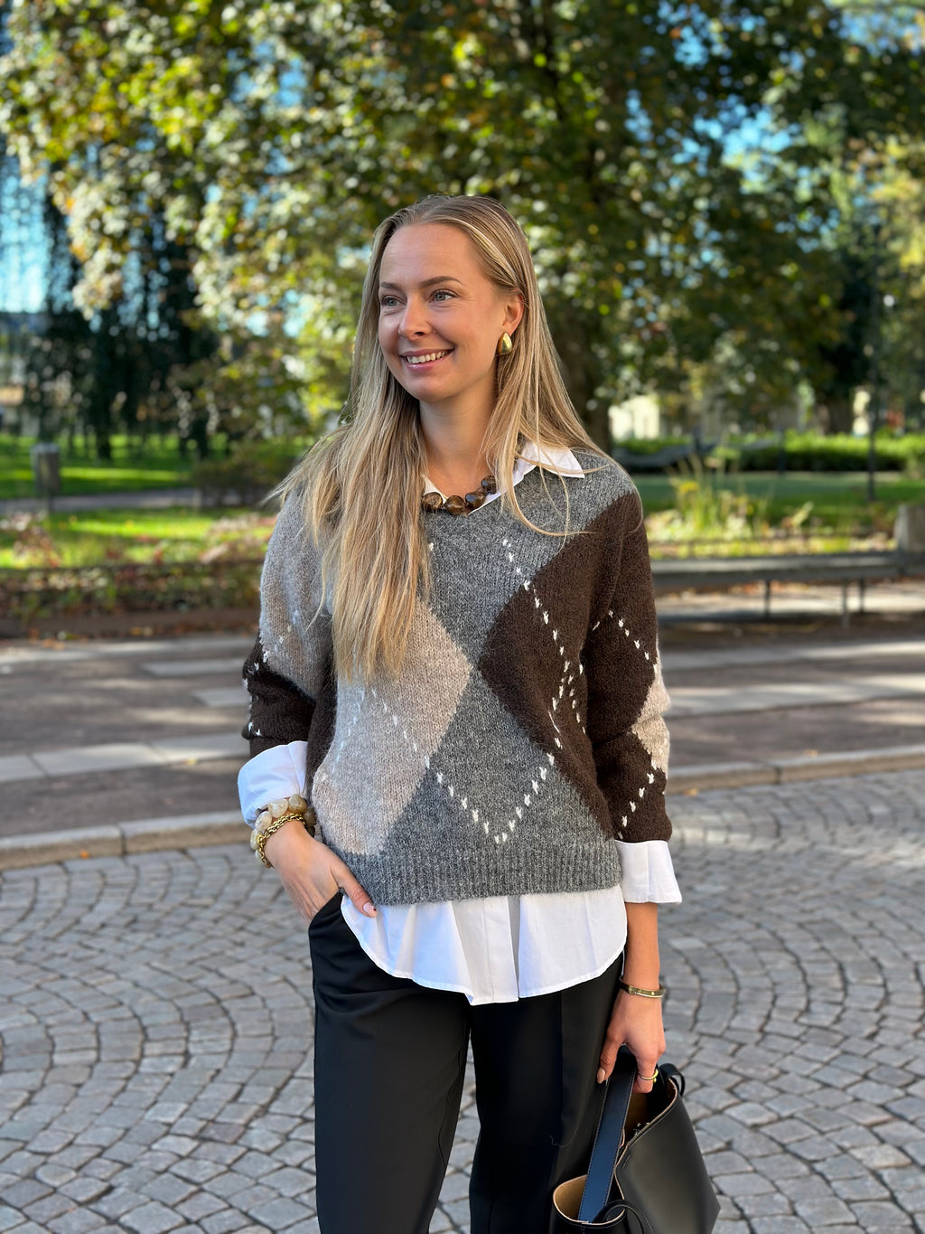JDY - ZOEY L/S V-NECK ARGYLE PULLOVER - MEDIUM GREY MELANGE