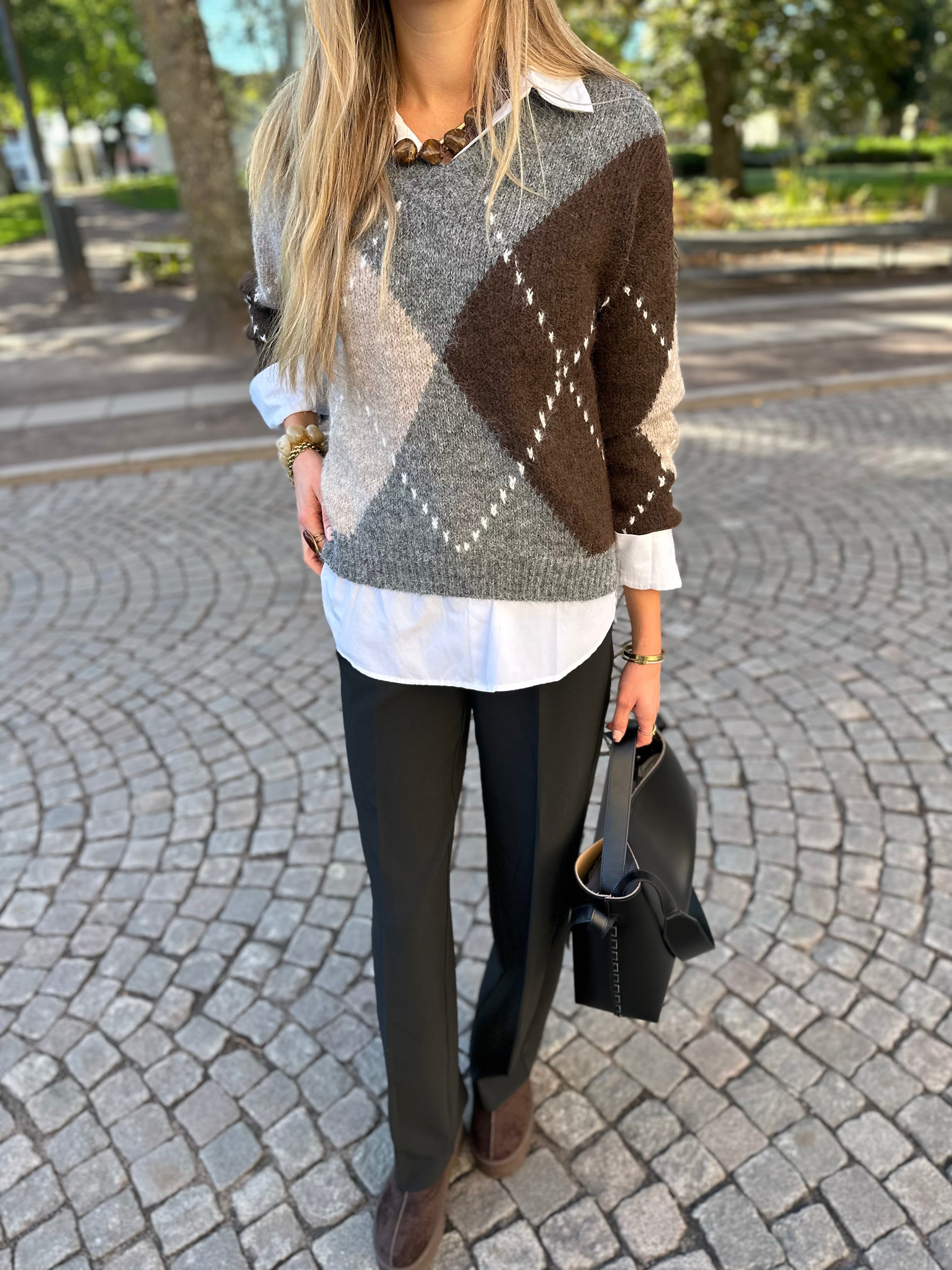 JDY - ZOEY L/S V-NECK ARGYLE PULLOVER - MEDIUM GREY MELANGE