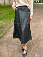 Ladda upp bild till gallerivisning, VEROMODA - OLIVE HW COATED ANKLE SKIRT - BLACK
