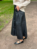 Ladda upp bild till gallerivisning, VEROMODA - OLIVE HW COATED ANKLE SKIRT - BLACK
