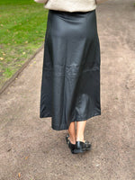 Ladda upp bild till gallerivisning, VEROMODA - OLIVE HW COATED ANKLE SKIRT - BLACK
