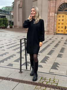 JDY - RUE LIFE L/S HIGH NECK DRESS - BLACK