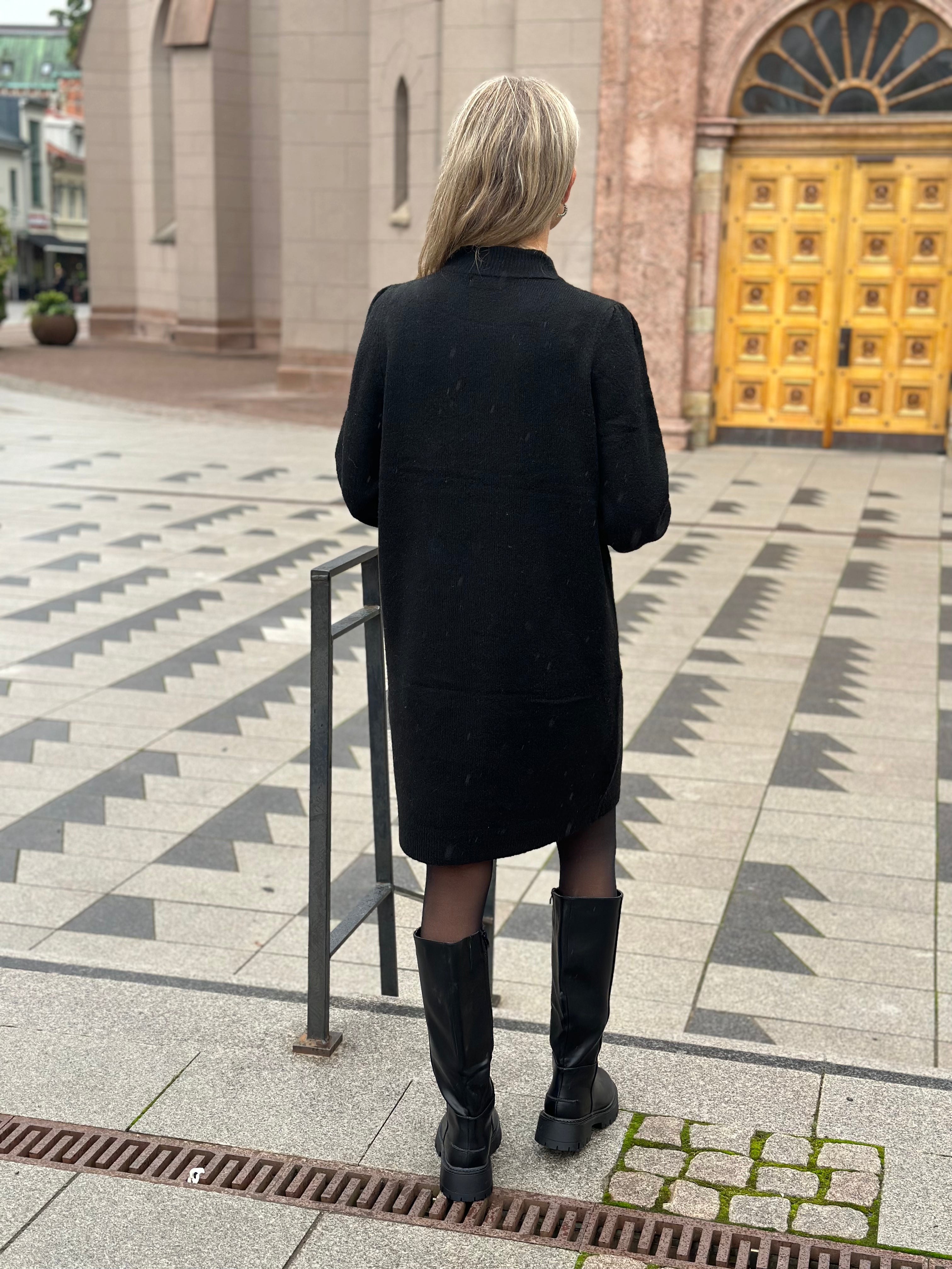 JDY - RUE LIFE L/S HIGH NECK DRESS - BLACK