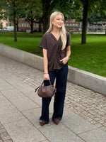 Ladda upp bild till gallerivisning, GEMINI - KNUT TOP - BRUN
