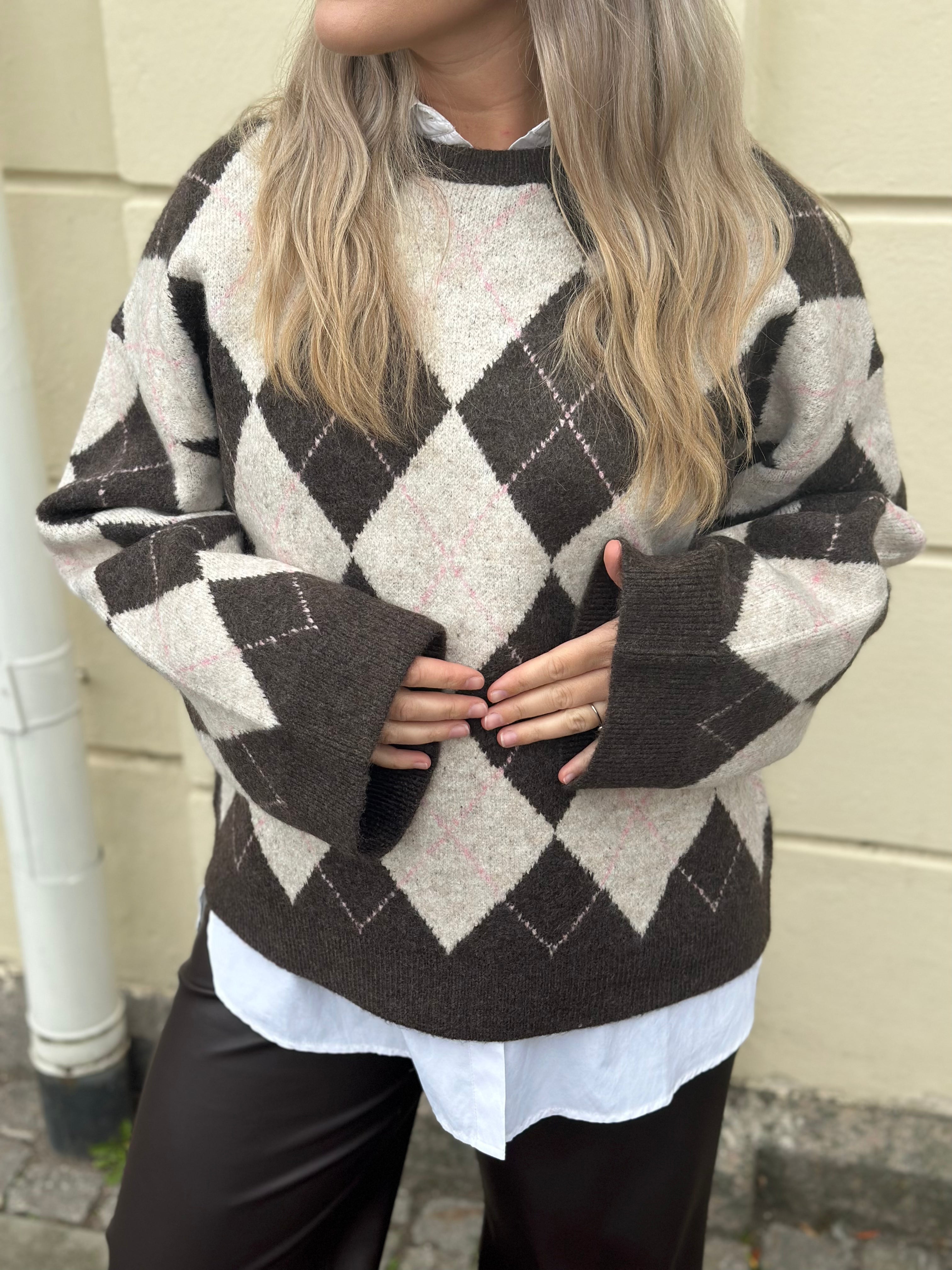 PIECES - ALVA LS LOOSE O-NECK CHECK KNIT - HOT FUDGE/BIRCH