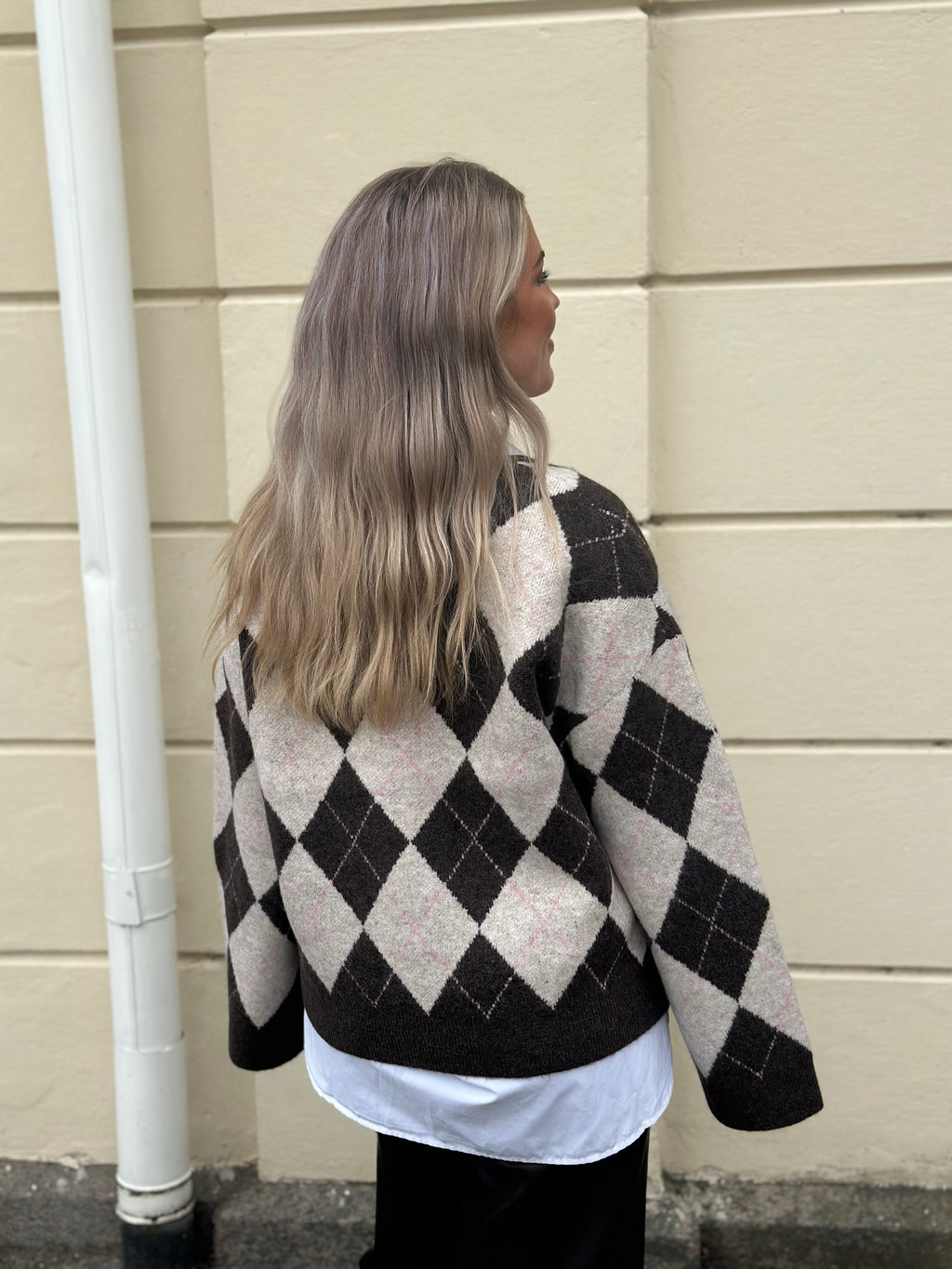 PIECES - ALVA LS LOOSE O-NECK CHECK KNIT - HOT FUDGE/BIRCH