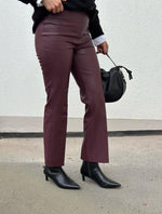Ladda upp bild till gallerivisning, SOAKED - KAYLEE PU KICKFLARE PANTS - WINETAISTING
