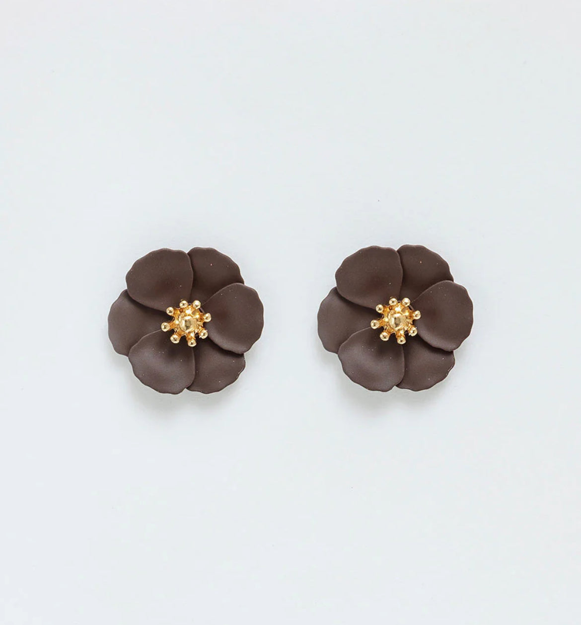 BOW 19 DETAILS - FLOWER SMALL EARRINGS - DARK BROWN