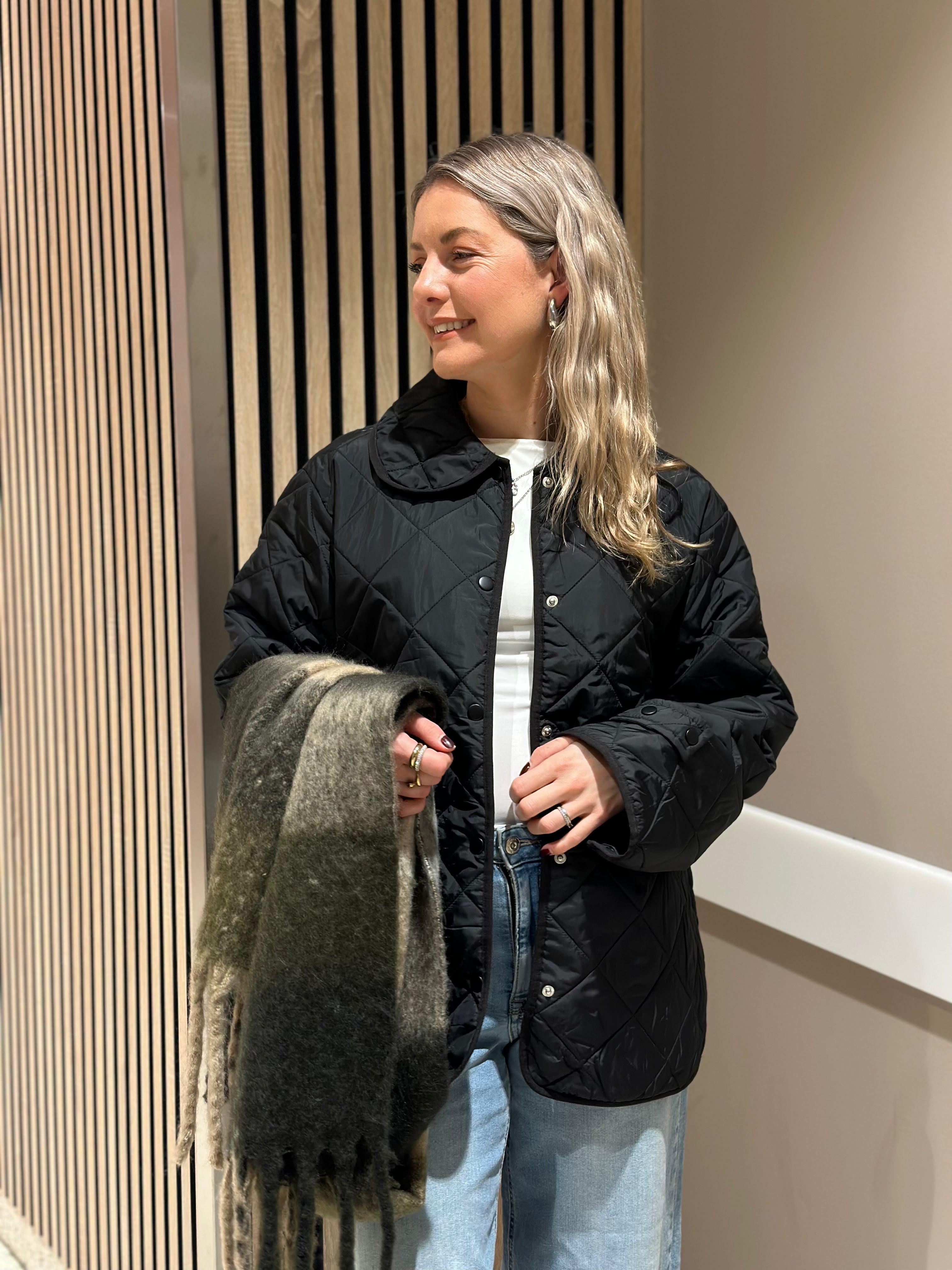 PIECES - EMILY SHORT QUIL TED JACKET - BLACK