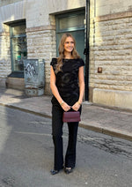 Ladda upp bild till gallerivisning, JDY - CASABLANCA S/L OFF SHOULDER TOP - BLACK
