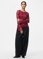 Ladda upp bild till gallerivisning, PIECES - OFFIA LS BOATMECK TOP - BEET RED
