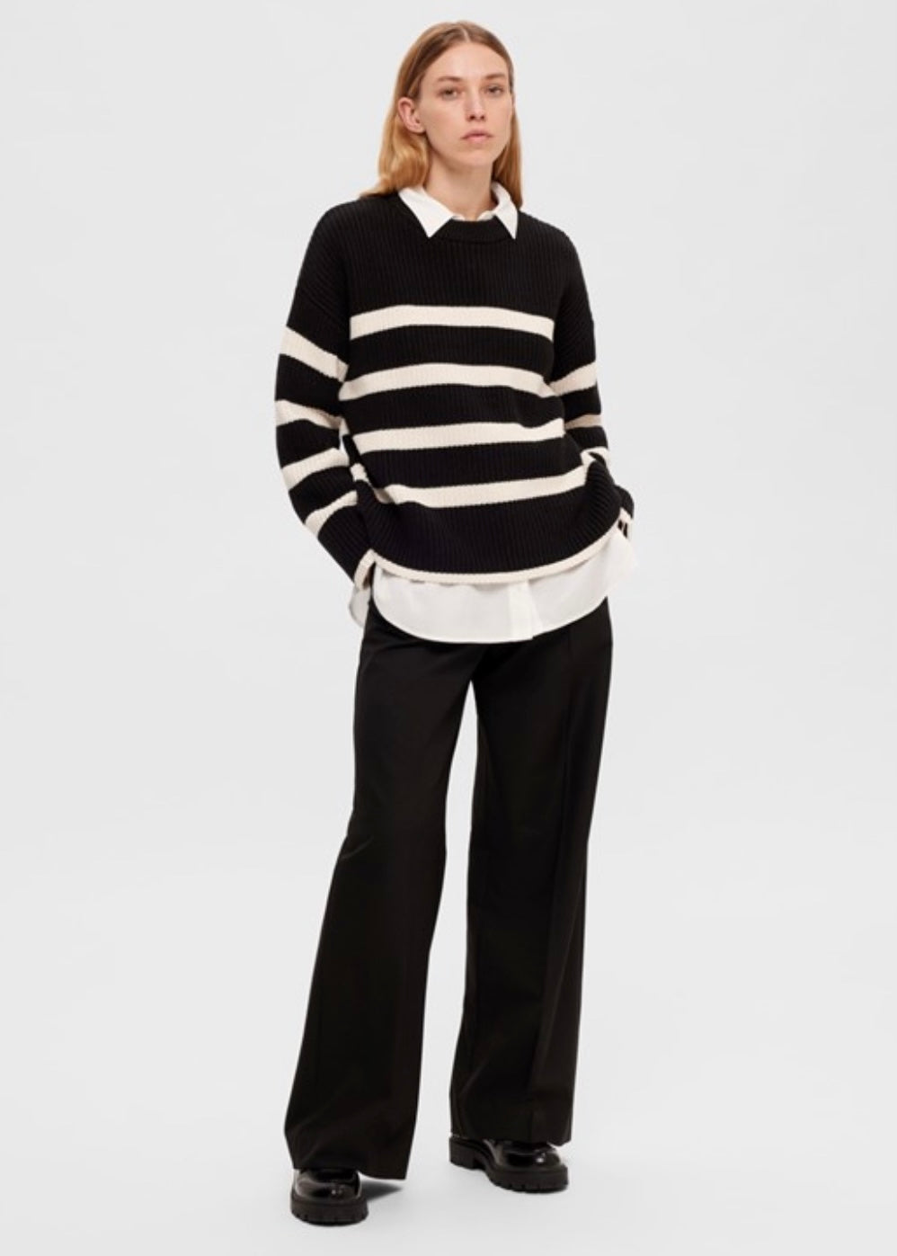 SELECTED FEMME - BLOOMIE LS KNIT O-NECK - BLACK/SNOW WHITE