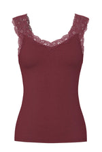 Ladda upp bild till gallerivisning, PIECES - BARBERA LACE TOP - TAWNY PORT
