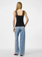 Ladda upp bild till gallerivisning, PIECES - BARBERA LACE TOP - BLACK
