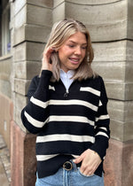 Ladda upp bild till gallerivisning, VERO MODA - SABA STRIPE LS HIGHNECK BLOUSE - BLACK/BIRCH
