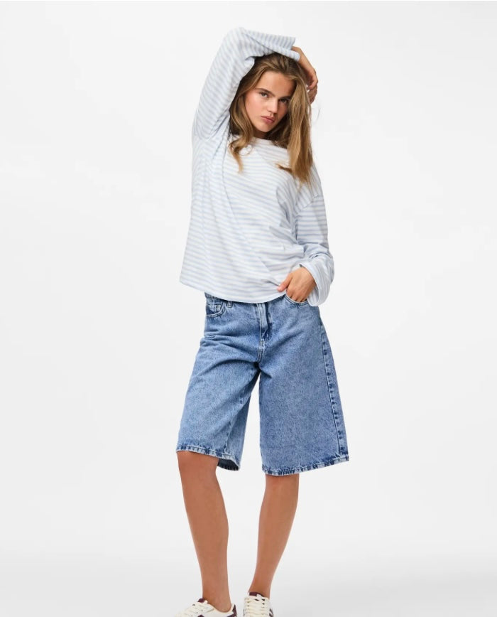 PIECES - SADIE TOP - CLOUD DANCER CASHMERE BLUE