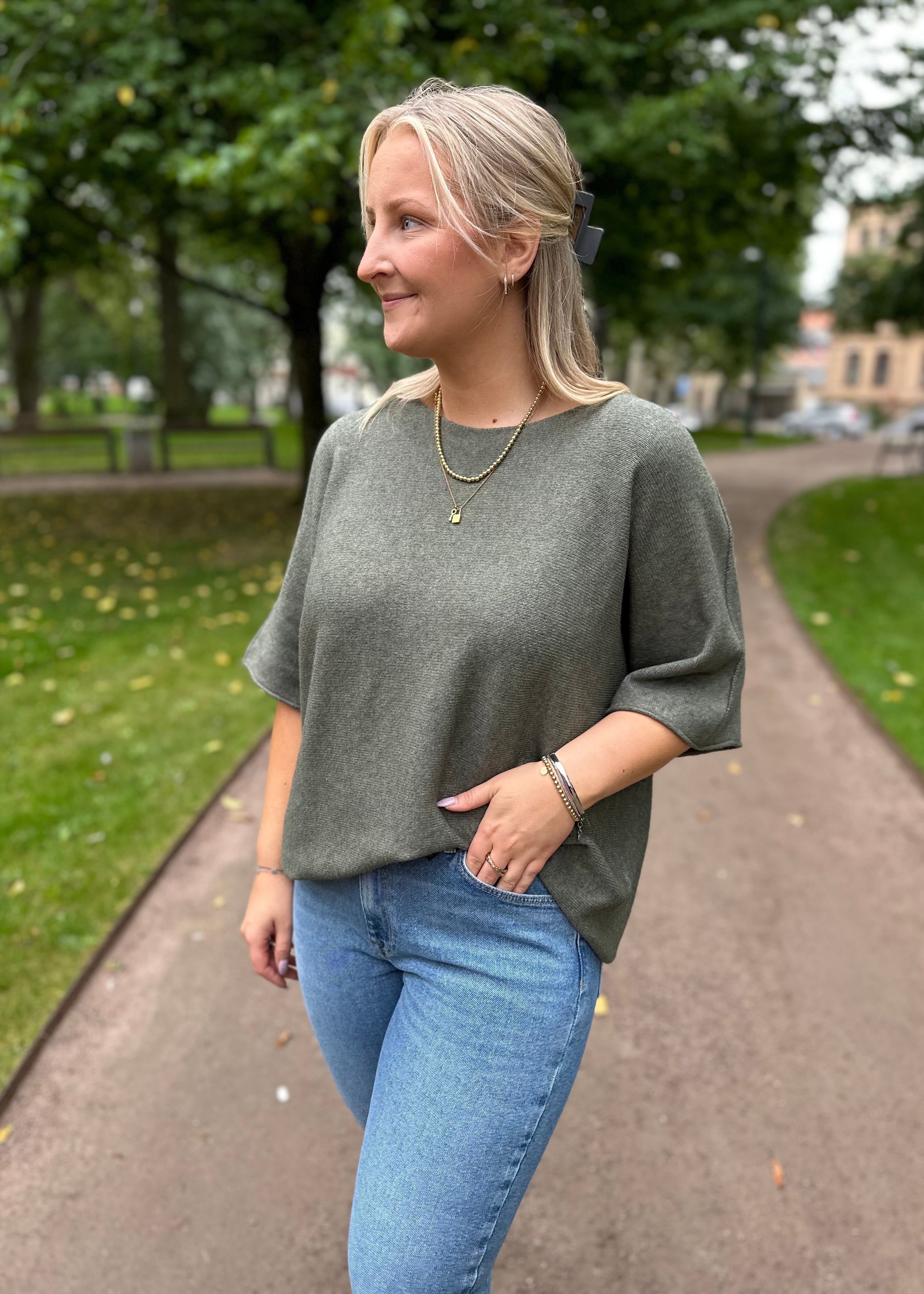 MARTA - STICKAD TRÖJA 5003 - MILITARY