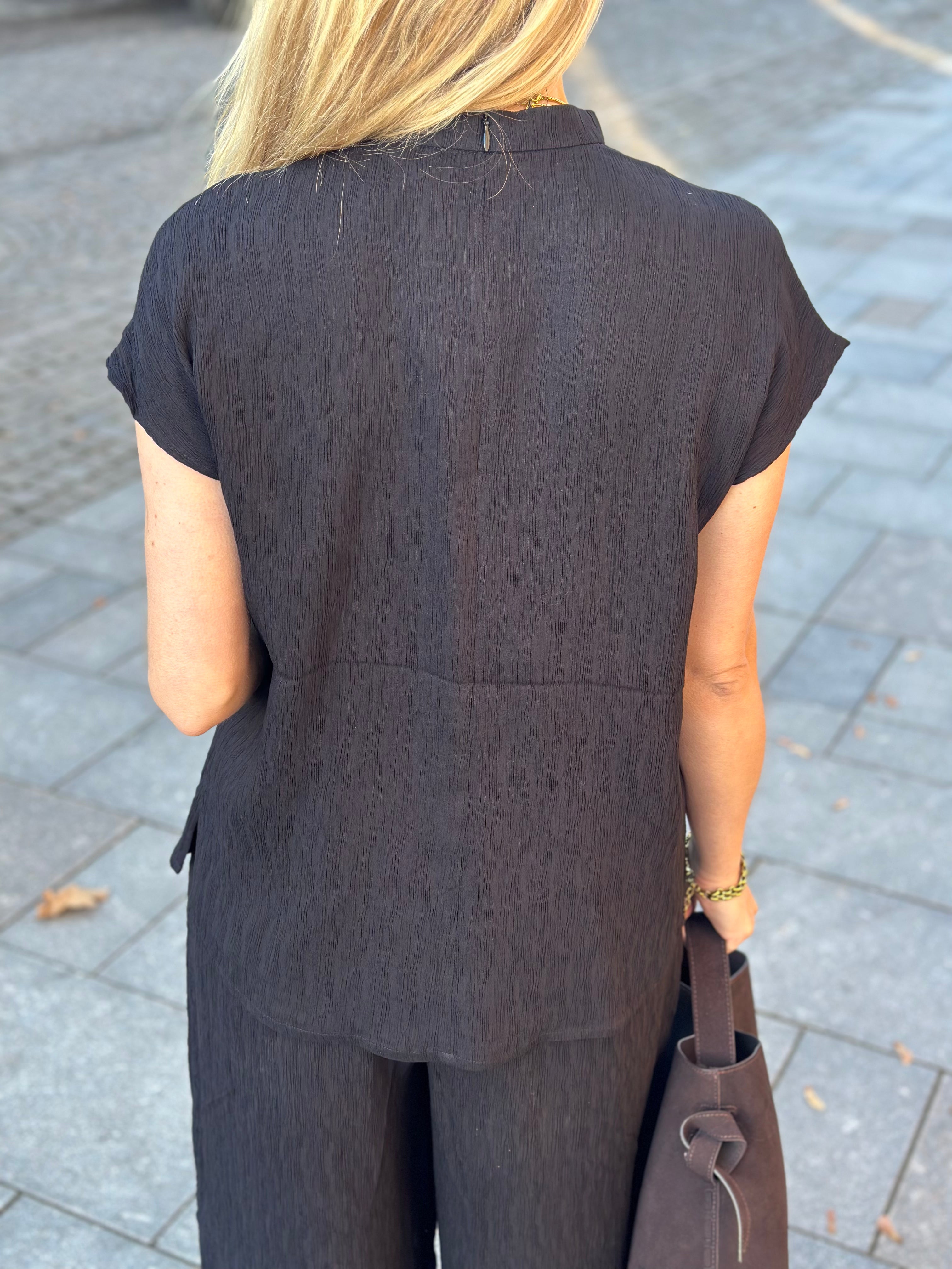 SOAKED - CEVILLA HIGHNECK BLOUSE 30409752 - BLACK