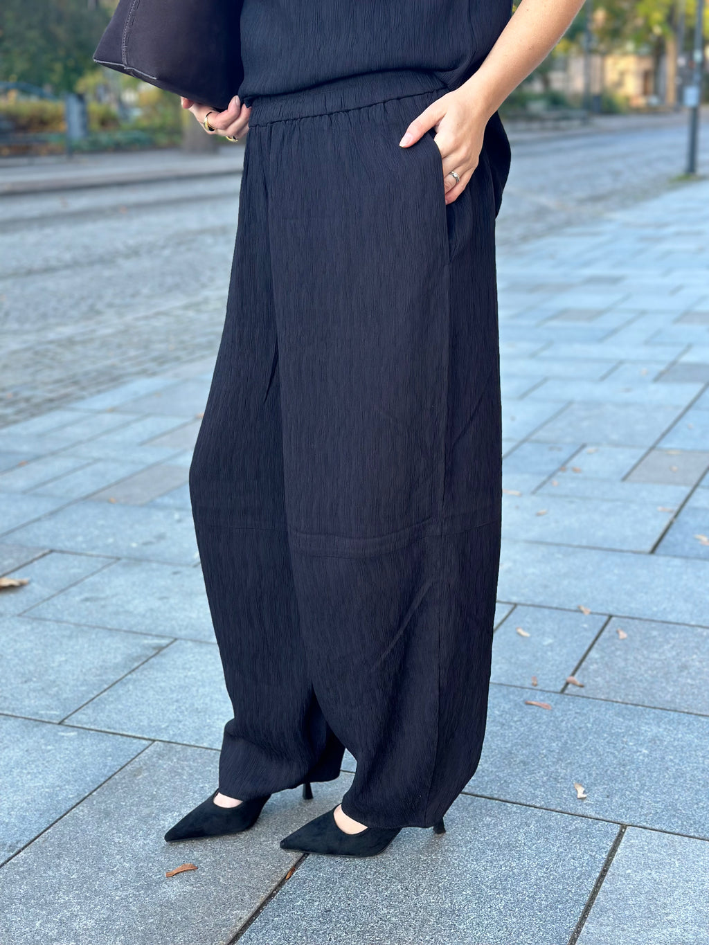 SOAKED - CEVILLA PANTS 30409669 - BLACK